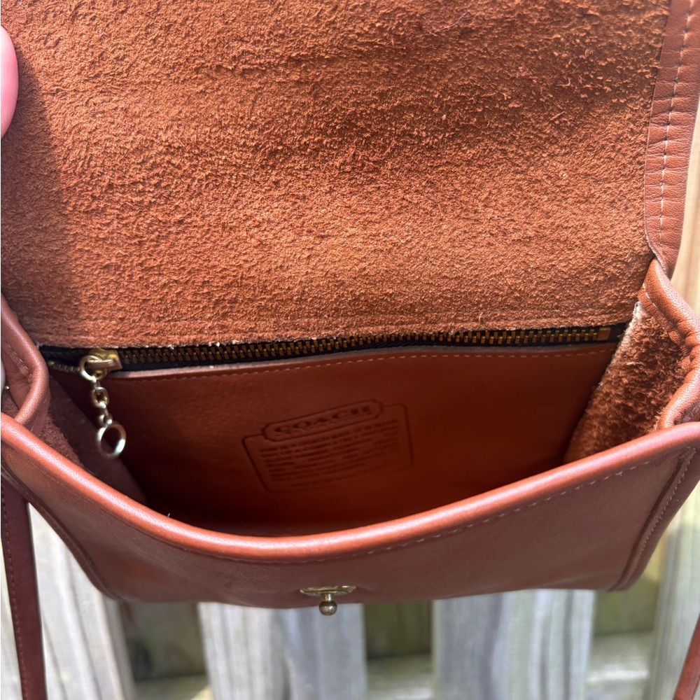 Coach Vintage Chrystie British Tan Crossbody - Picture 12 of 13